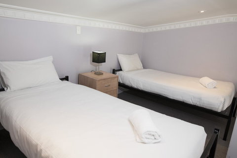 Banjo Paterson Inn - Accommodation Tasmania 26