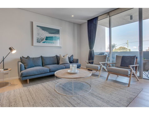Oceanside Elegance At Superb Home Steps From Sand - Accommodation Tasmania 0