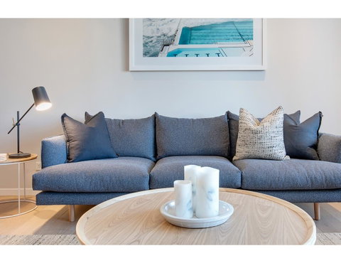 Oceanside Elegance At Superb Home Steps From Sand - Accommodation Tasmania 7