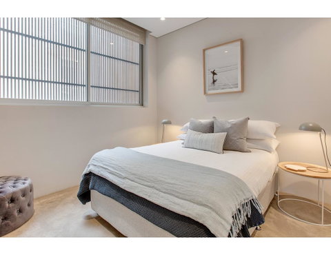 Oceanside Elegance At Superb Home Steps From Sand - Accommodation Tasmania 9