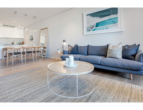 Oceanside Elegance At Superb Home Steps From Sand - Accommodation Tasmania 4
