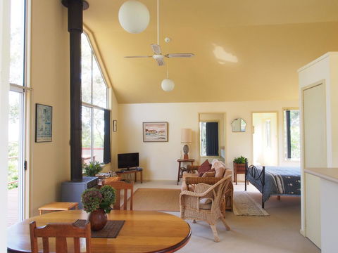 Bundle Hill Cottages - Accommodation Tasmania 6