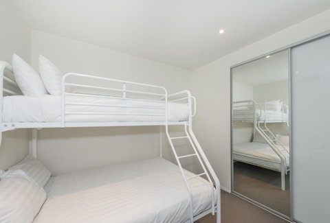 Lakefront 116 Kingston ACT - Accommodation Tasmania 4