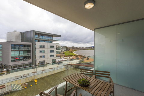 Lakefront 116 Kingston ACT - Accommodation Tasmania 9