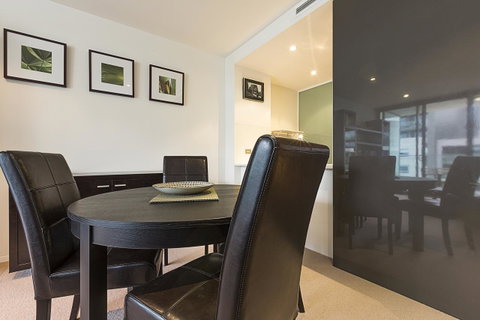 Lakefront 116 Kingston ACT - Accommodation Tasmania 13