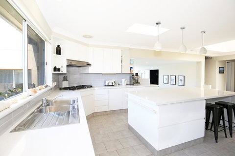Neptune I Absolute Beachfront I Stunning Views - Accommodation Tasmania 8