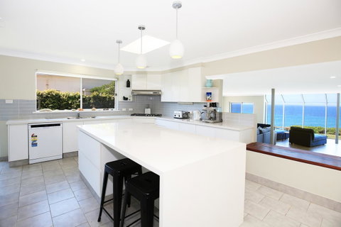 Neptune I Absolute Beachfront I Stunning Views - Accommodation Tasmania 10