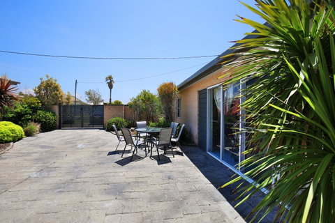 Neptune I Absolute Beachfront I Stunning Views - Accommodation Tasmania 28