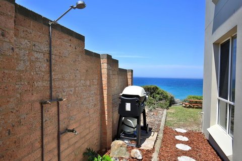 Neptune I Absolute Beachfront I Stunning Views - Accommodation Tasmania 27