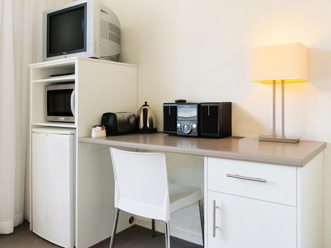 Oaks Nelson Bay Lure Suites - Accommodation Tasmania 12