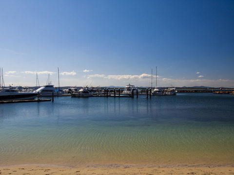 Oaks Nelson Bay Lure Suites - Accommodation Tasmania 3