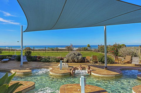 Blue Lagoon Beach Resort - Accommodation Tasmania 3