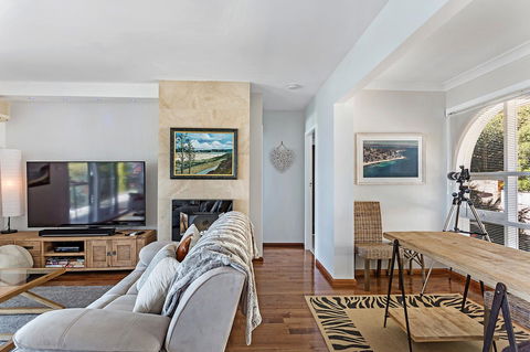 Phuza Maningi 17 Myan Close - Accommodation Tasmania 5