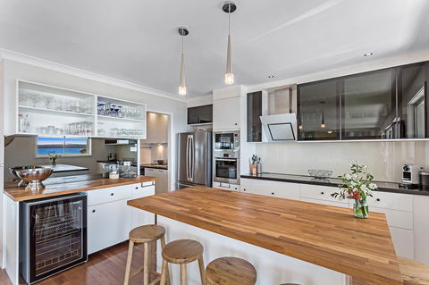 Phuza Maningi 17 Myan Close - Accommodation Tasmania 9