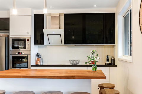 Phuza Maningi 17 Myan Close - Accommodation Tasmania 8