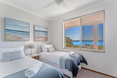 Phuza Maningi 17 Myan Close - Accommodation Tasmania 18