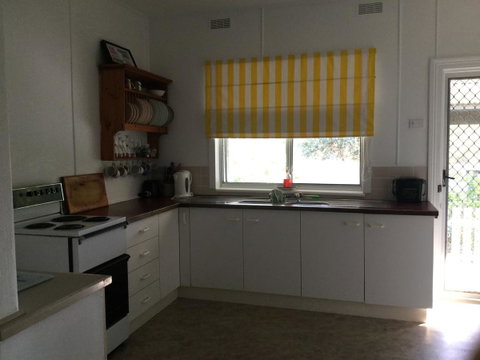 Hat Head Beach Cottage 1 - Accommodation Tasmania 14