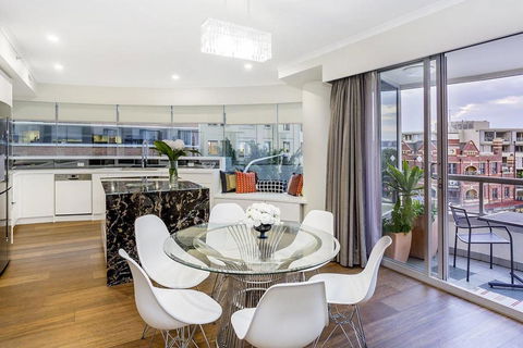 Darling Harbour ICC 3BR+PARKING+VIEWS è¾¾ä»¤æ¸¯å…¨æ™¯è±ªåŽä¸‰æˆ¿ - Accommodation Tasmania 2