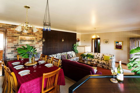 Coal D\' Vine VIEW - Cessnock NSW - Accommodation Tasmania 0