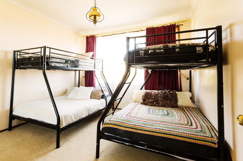 Coal D\' Vine VIEW - Cessnock NSW - Accommodation Tasmania 7