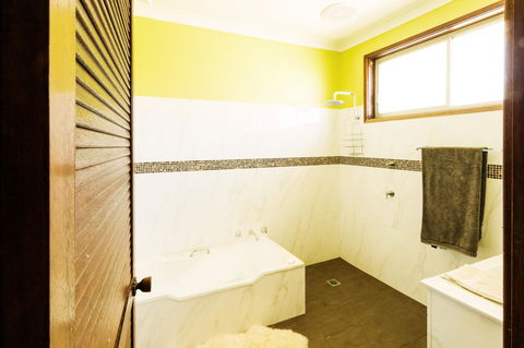 Coal D\' Vine VIEW - Cessnock NSW - Accommodation Tasmania 9