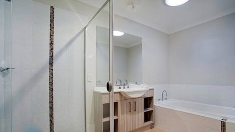 Jindabyne Executive - Accommodation Tasmania 7