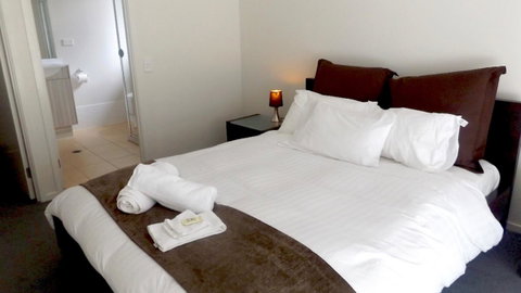 Jindabyne Executive - Accommodation Tasmania 1