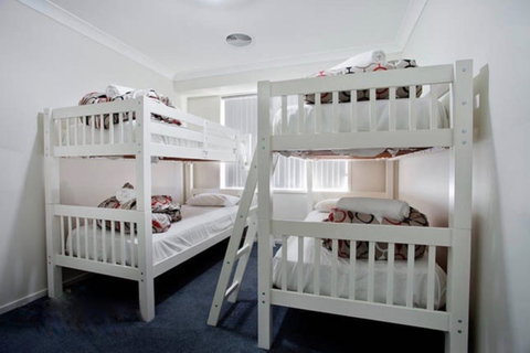 Jindabyne Executive - Accommodation Tasmania 6
