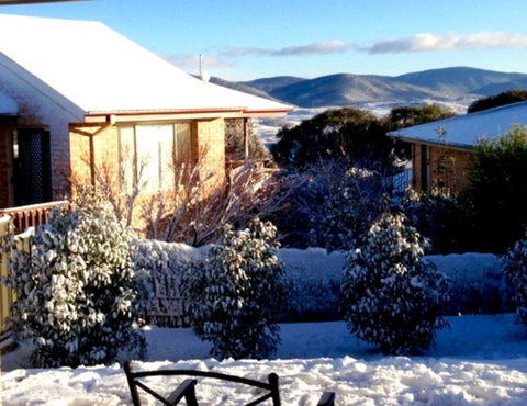 Jindabyne Executive - Accommodation Tasmania 10