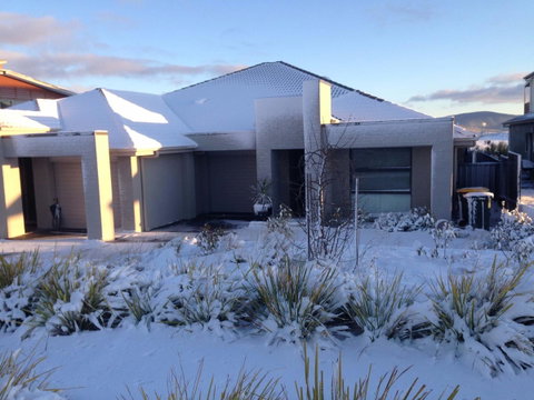 Jindabyne Executive - Accommodation Tasmania 0