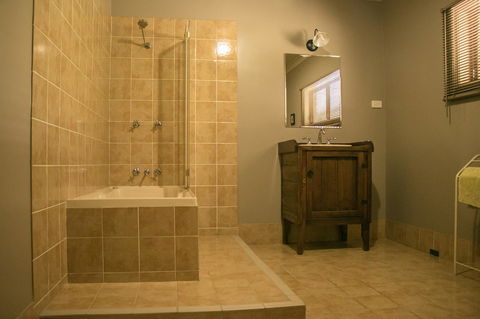 Ironstone Estate Lovedale - Accommodation Tasmania 10