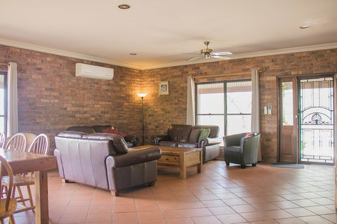 Ironstone Estate Lovedale - Accommodation Tasmania 18