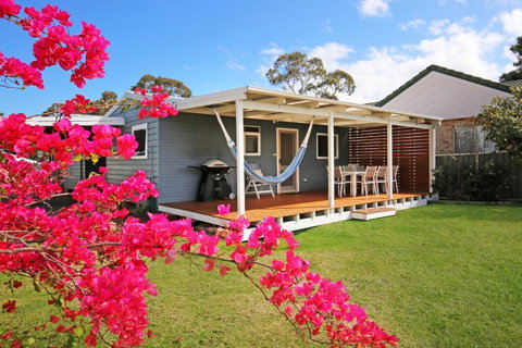 Hayes Beach House I Award Winner I 4 Mins To Beach - Accommodation Tasmania 0