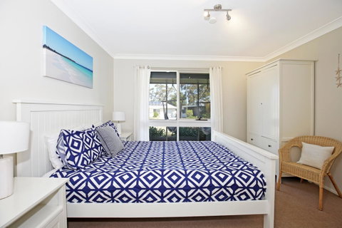 Hayes Beach House I Award Winner I 4 Mins To Beach - Accommodation Tasmania 3