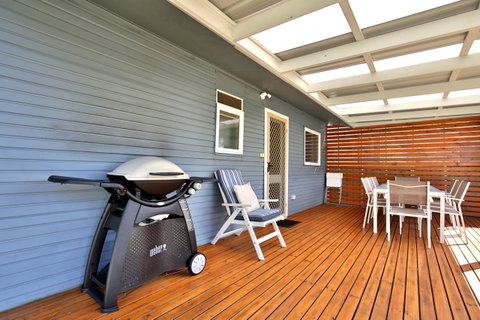 Hayes Beach House I Award Winner I 4 Mins To Beach - Accommodation Tasmania 7