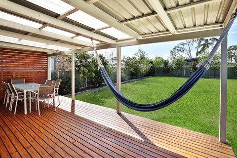 Hayes Beach House I Award Winner I 4 Mins To Beach - Accommodation Tasmania 6