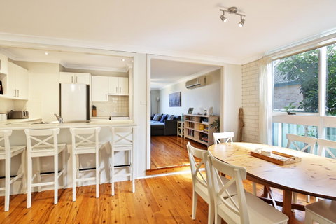 Hayes Beach House I Award Winner I 4 Mins To Beach - Accommodation Tasmania 12