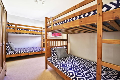 Hayes Beach House I Award Winner I 4 Mins To Beach - Accommodation Tasmania 10
