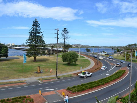 Oxley 8 At Tuncurry - Accommodation Tasmania 3