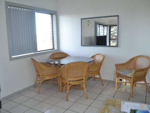 Oxley 8 At Tuncurry - Accommodation Tasmania 2