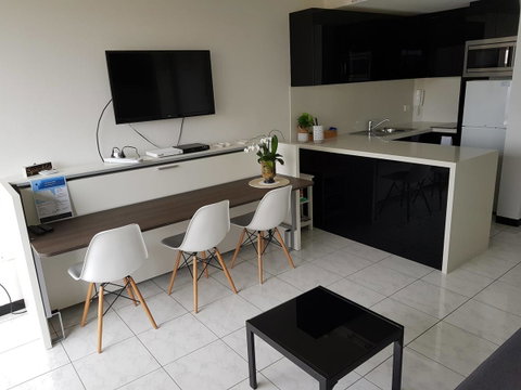 Manly Central Executive - Accommodation Tasmania 8