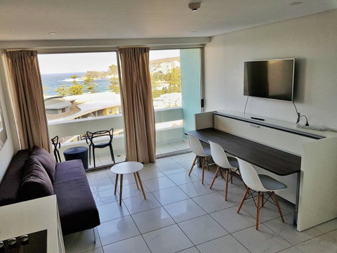 Manly Central Executive - Accommodation Tasmania 3