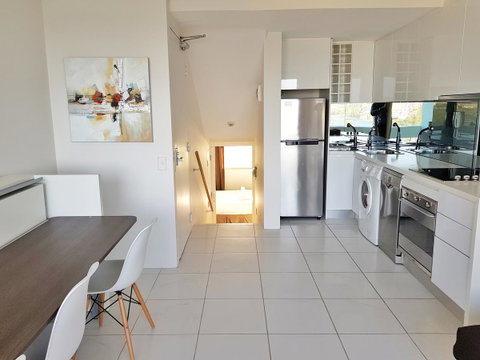 Manly Central Executive - Accommodation Tasmania 7