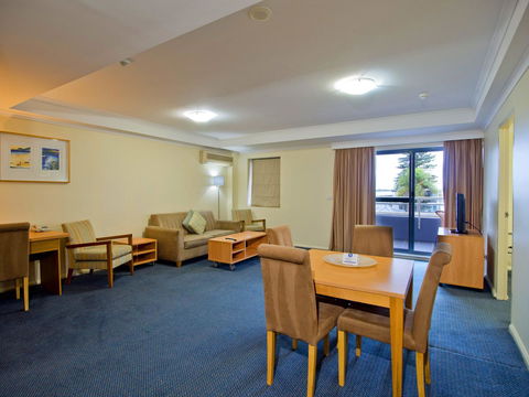 Oaks The Entrance Waterfront Suites - Accommodation Tasmania 8