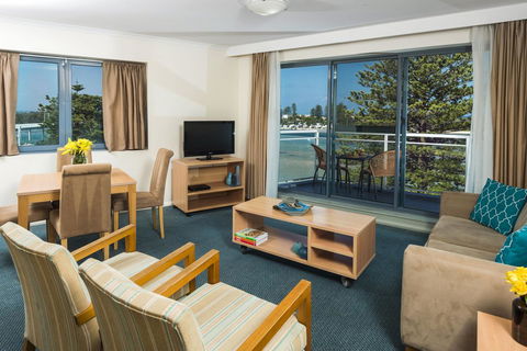 Oaks The Entrance Waterfront Suites - Accommodation Tasmania 2
