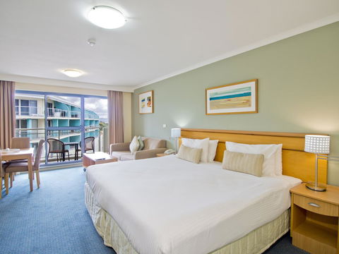 Oaks The Entrance Waterfront Suites - Accommodation Tasmania 10