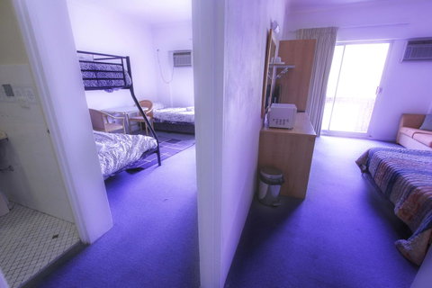 Rest Easy Motel - Accommodation Tasmania 1
