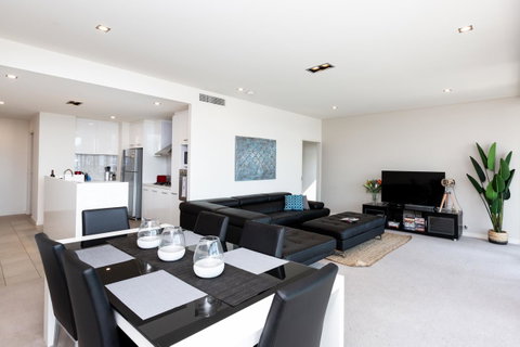 Brand New Executive Apartment - Accommodation Tasmania 0