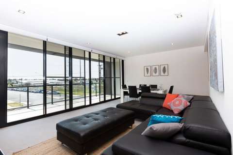 Brand New Executive Apartment - Accommodation Tasmania 2