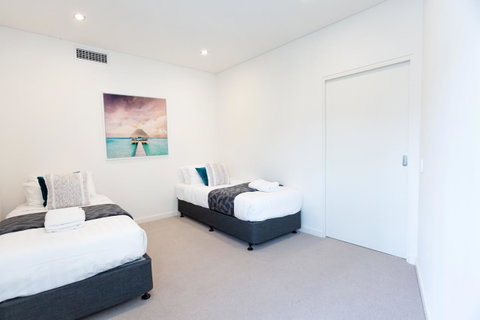 Brand New Executive Apartment - Accommodation Tasmania 15